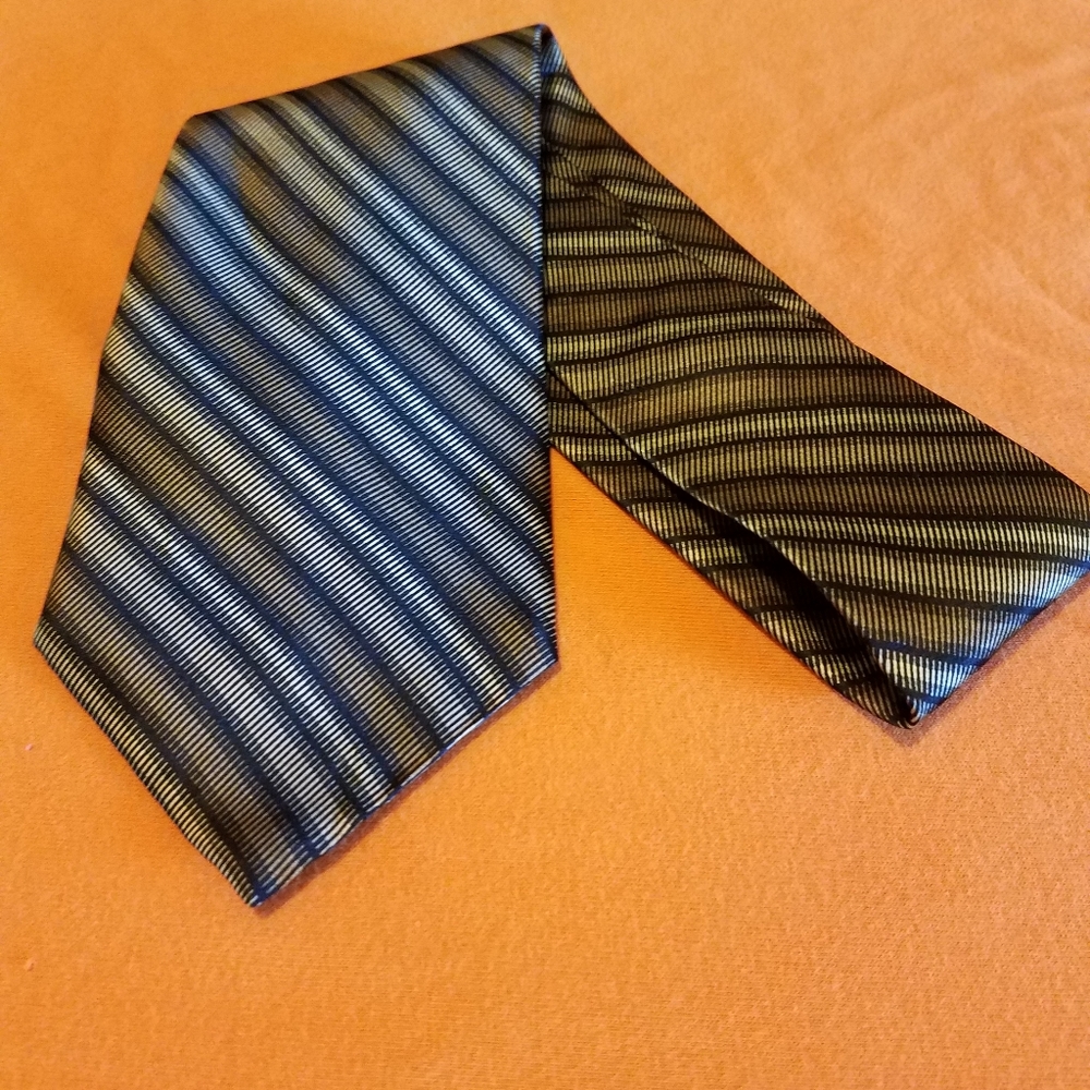 Geoffrey Beene 100% Silk Tie